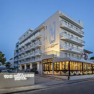 Hollywood***s Hotel